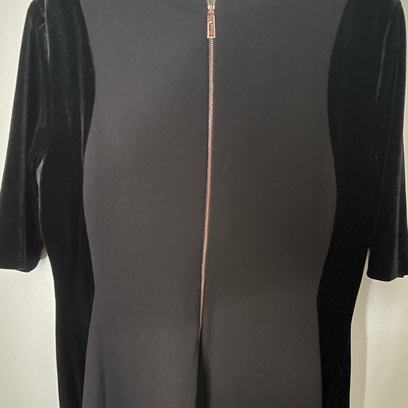 IVANKA TRUMP BLACK DRESS SHEATH VELVET PLEATED 3/4 SLEEVE MIXED - SIZE 14 - Picture 5 of 5